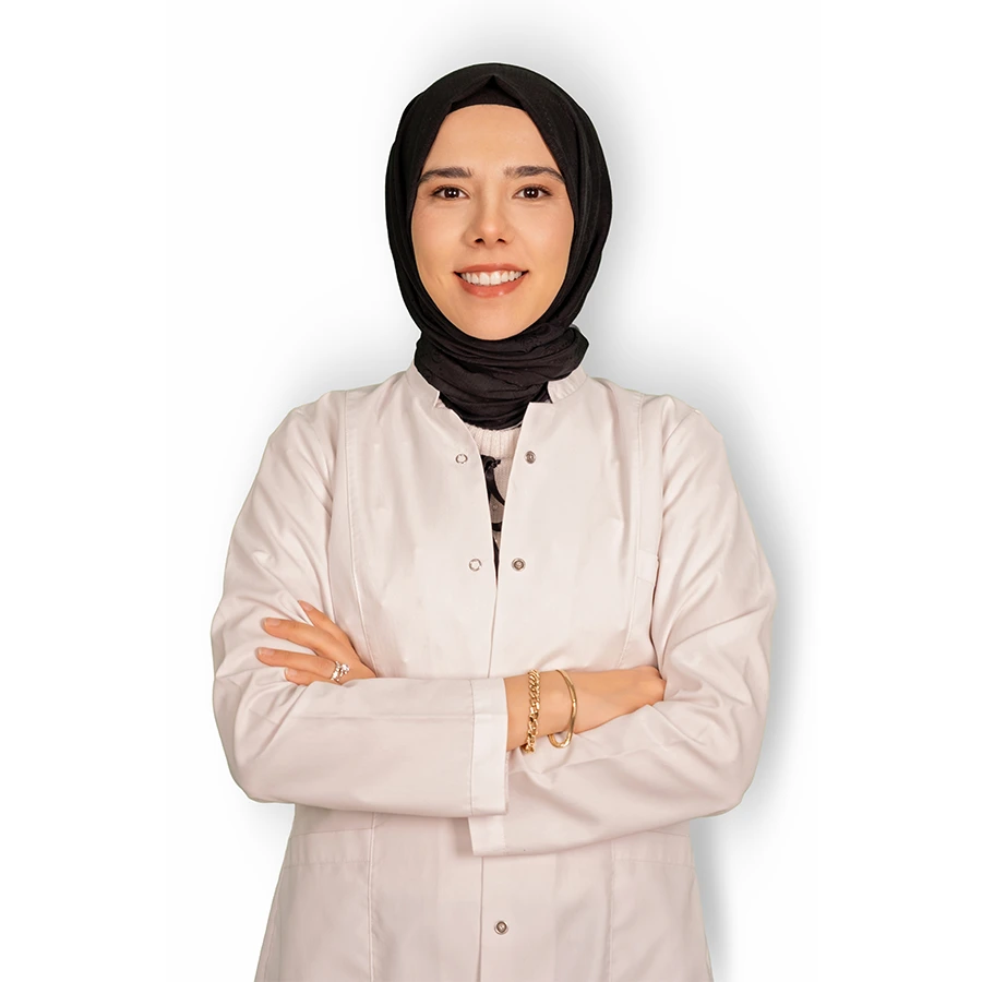 Büşra Baştuğ<br>Endodontist